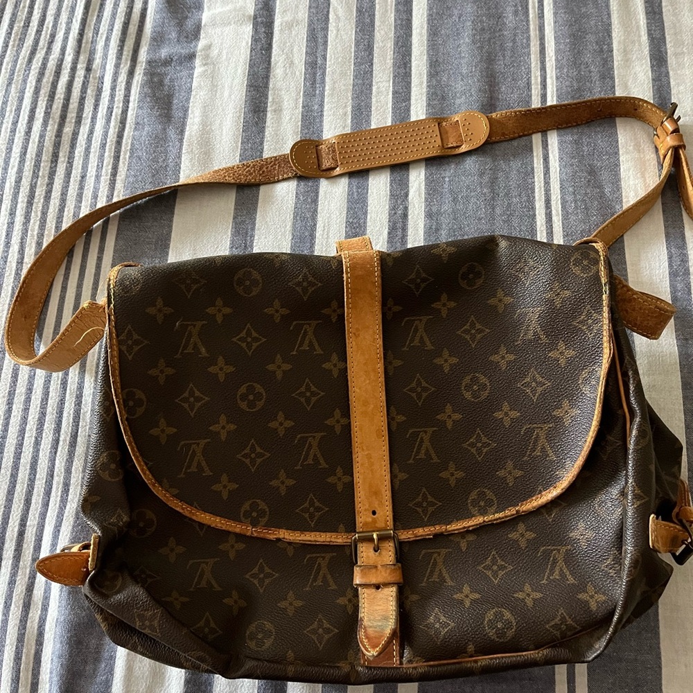 Louis Vuitton vintage 1990 Monogram Saumur 35